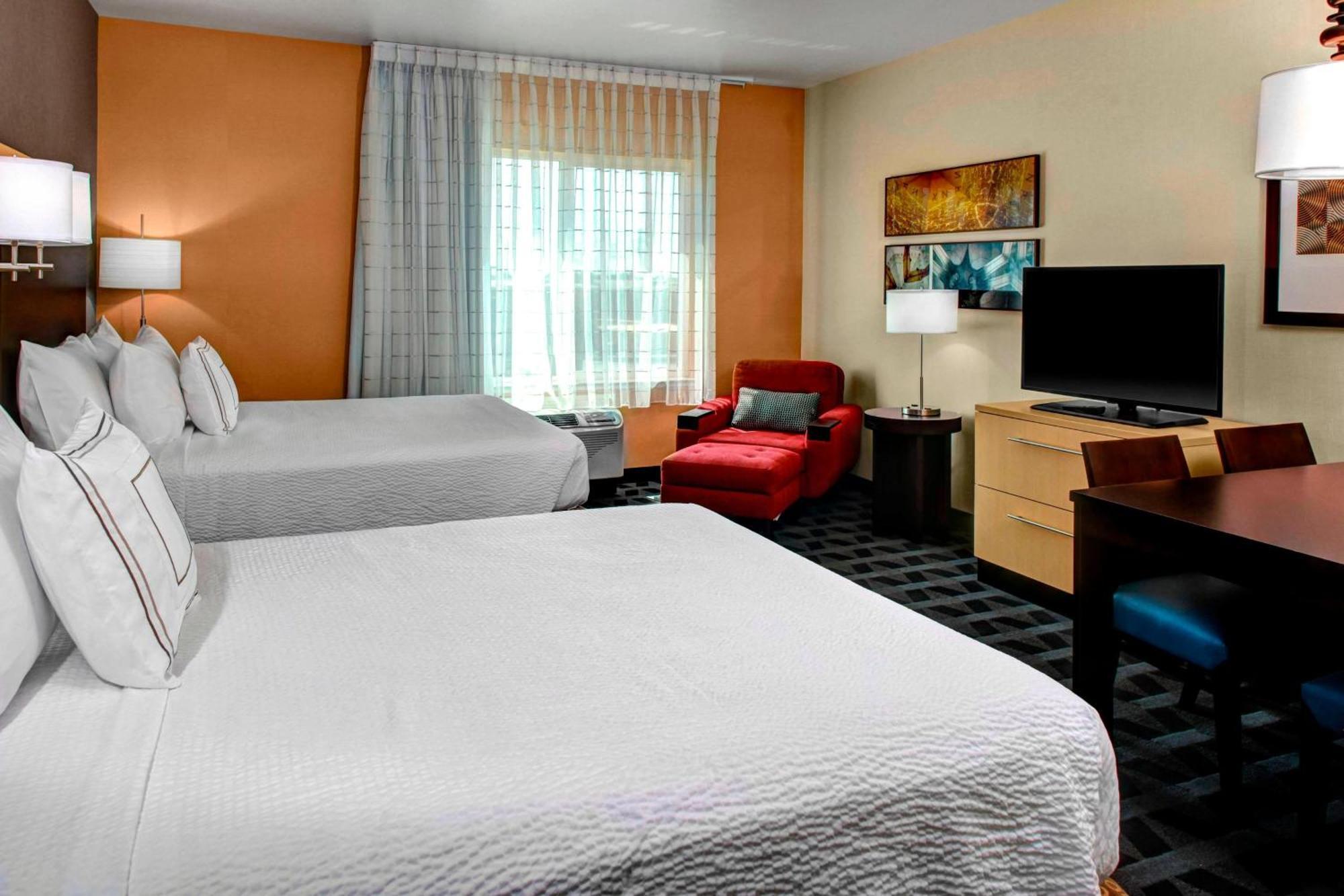Towneplace Suites By Marriott Bakersfield West Exterior photo
