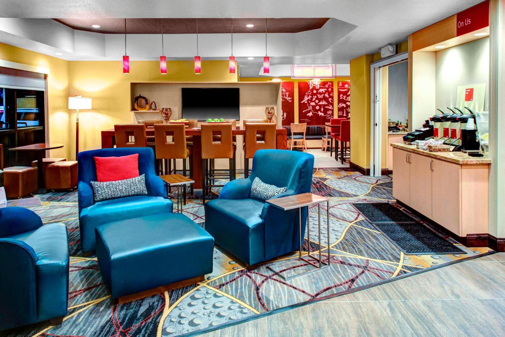 Towneplace Suites By Marriott Bakersfield West Exterior photo