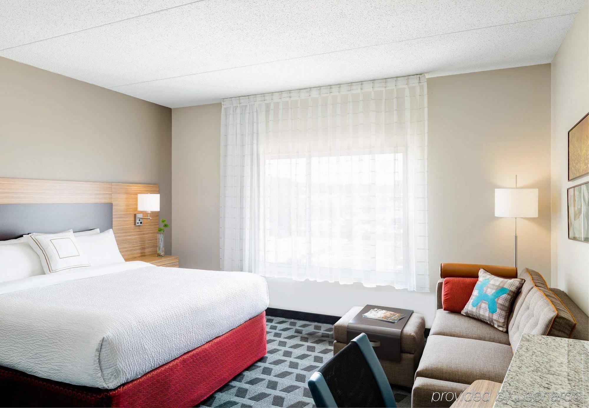 Towneplace Suites By Marriott Bakersfield West Exterior photo