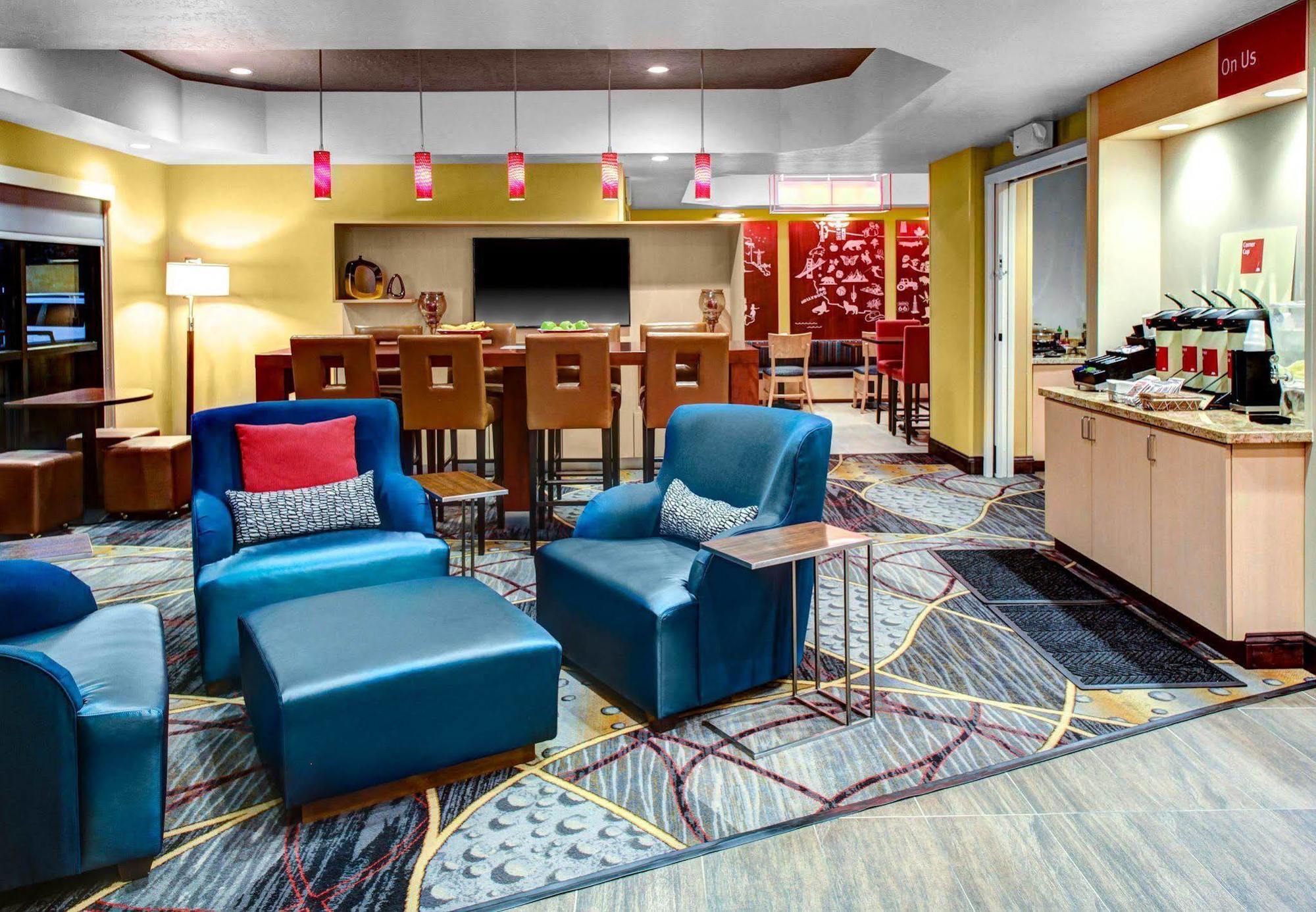 Towneplace Suites By Marriott Bakersfield West Exterior photo
